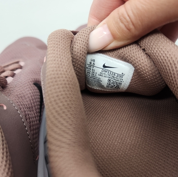 Nike Womens Legend Essential Running Shoes Mauve Size 9.5 - Picture 5 of 6